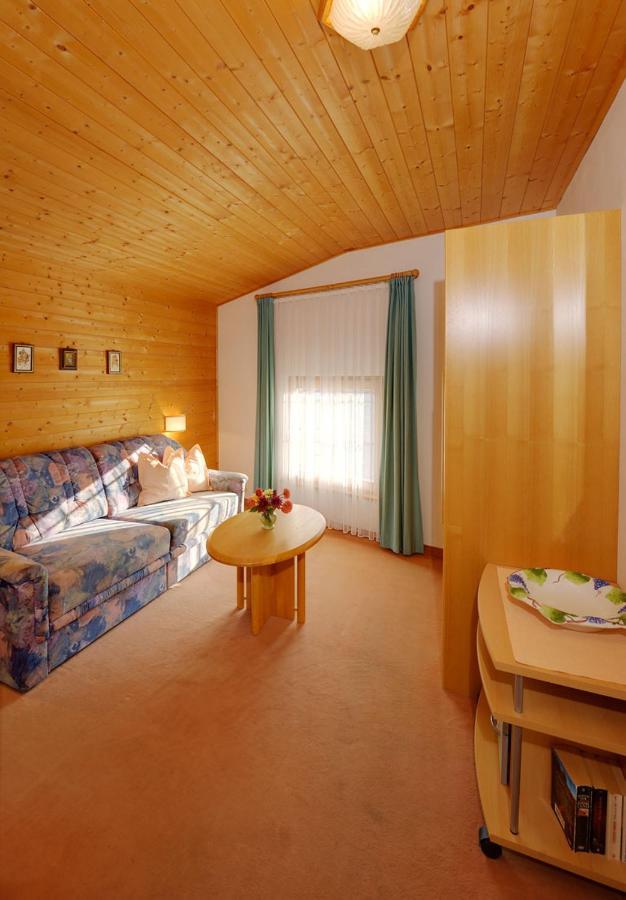 Unterdornerhof Aparthotel Лагундо Екстериор снимка